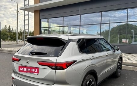 Mitsubishi Outlander, 2021 год, 3 300 000 рублей, 9 фотография