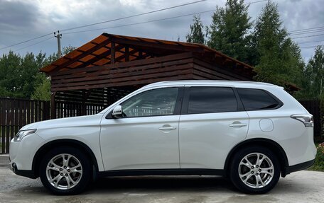 Mitsubishi Outlander III рестайлинг 3, 2014 год, 1 650 000 рублей, 3 фотография