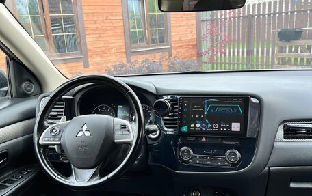 Mitsubishi Outlander III рестайлинг 3, 2014 год, 1 650 000 рублей, 9 фотография