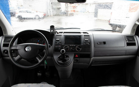 Volkswagen Caravelle T5, 2008 год, 1 499 000 рублей, 10 фотография