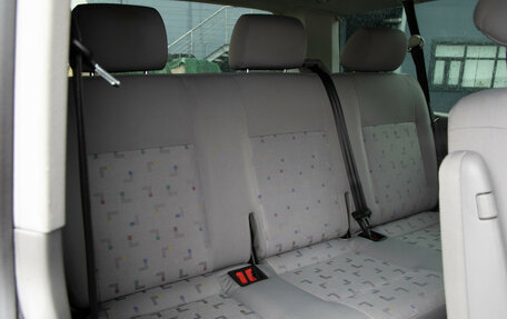 Volkswagen Caravelle T5, 2008 год, 1 499 000 рублей, 15 фотография