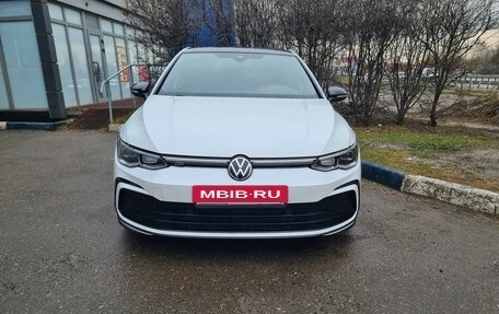 Volkswagen Golf VIII, 2022 год, 2 050 000 рублей, 2 фотография