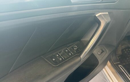 Volkswagen Tiguan II, 2018 год, 2 595 000 рублей, 10 фотография