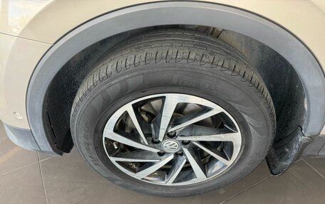 Volkswagen Tiguan II, 2018 год, 2 595 000 рублей, 9 фотография