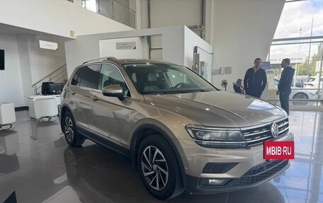 Volkswagen Tiguan II, 2018 год, 2 595 000 рублей, 3 фотография