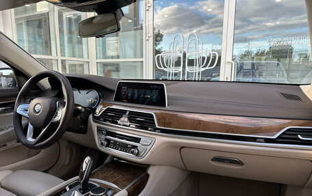 BMW 7 серия, 2016 год, 3 494 000 рублей, 18 фотография