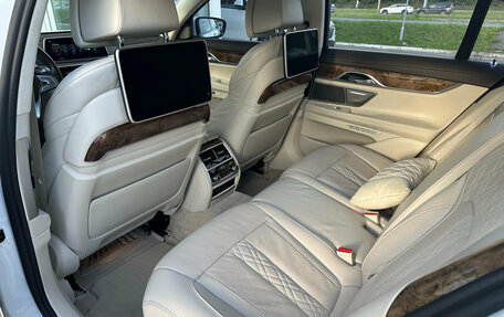 BMW 7 серия, 2016 год, 3 494 000 рублей, 32 фотография