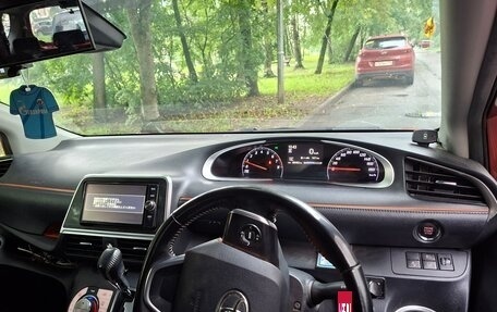 Toyota Sienta II, 2018 год, 1 100 000 рублей, 6 фотография