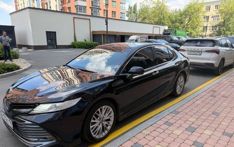 Toyota Camry, 2020 год, 3 250 000 рублей, 4 фотография