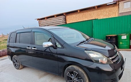 Toyota ISis I, 2009 год, 850 000 рублей, 3 фотография