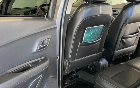 Chevrolet Tracker III, 2014 год, 1 400 000 рублей, 8 фотография