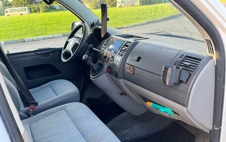 Volkswagen Transporter T5 рестайлинг, 2005 год, 850 000 рублей, 14 фотография