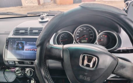 Honda Fit III, 2002 год, 350 000 рублей, 10 фотография