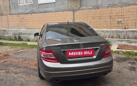 Mercedes-Benz C-Класс, 2010 год, 1 200 000 рублей, 2 фотография