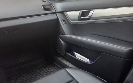 Mercedes-Benz C-Класс, 2010 год, 1 200 000 рублей, 14 фотография