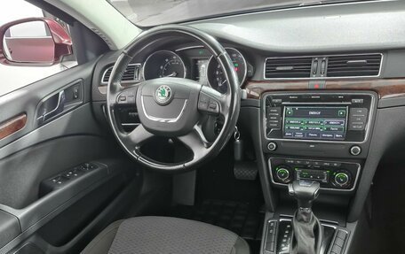 Skoda Superb III рестайлинг, 2012 год, 989 000 рублей, 17 фотография