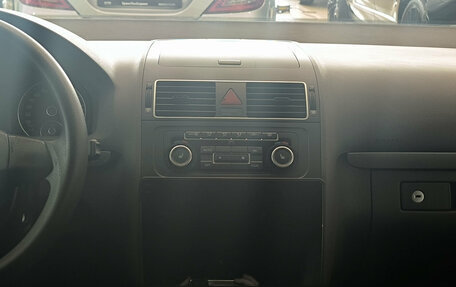 Volkswagen Touran III, 2012 год, 750 000 рублей, 18 фотография