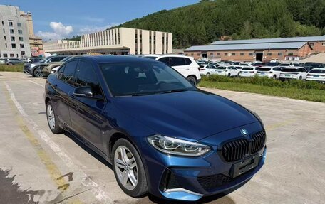 BMW 1 серия, 2023 год, 1 750 000 рублей, 4 фотография