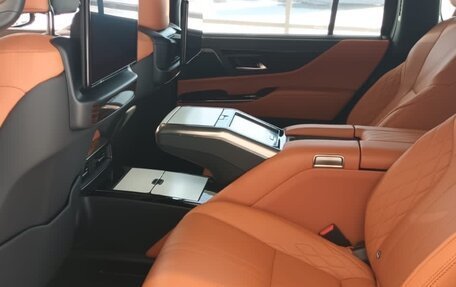 Lexus LX, 2023 год, 18 000 000 рублей, 8 фотография