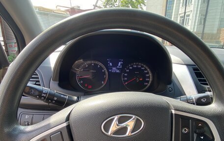 Hyundai Solaris II рестайлинг, 2012 год, 600 000 рублей, 4 фотография