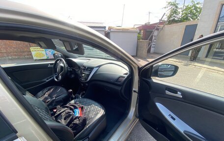 Hyundai Solaris II рестайлинг, 2012 год, 600 000 рублей, 13 фотография
