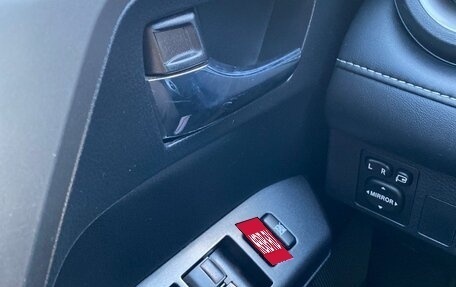 Toyota RAV4, 2018 год, 2 500 000 рублей, 4 фотография