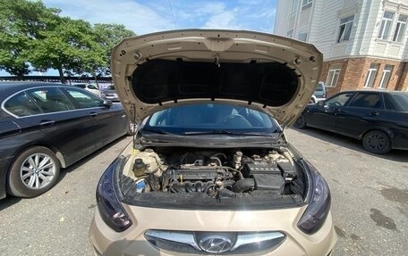 Hyundai Solaris II рестайлинг, 2012 год, 600 000 рублей, 6 фотография