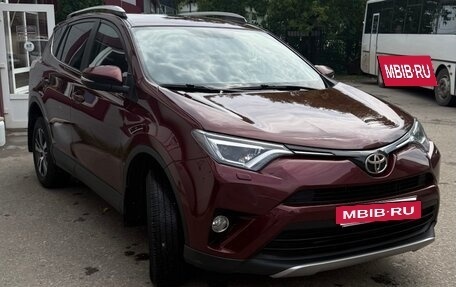 Toyota RAV4, 2018 год, 2 500 000 рублей, 8 фотография