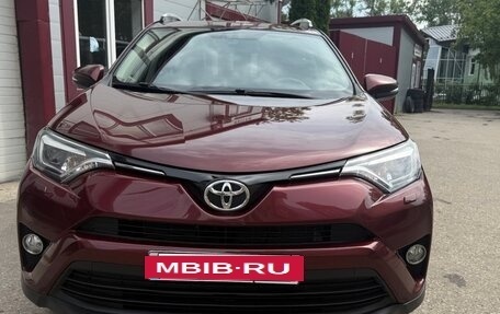 Toyota RAV4, 2018 год, 2 500 000 рублей, 14 фотография