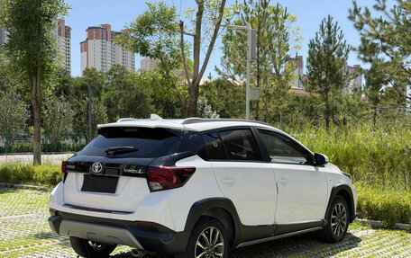 Toyota Yaris XP150 рестайлинг, 2023 год, 1 350 000 рублей, 5 фотография