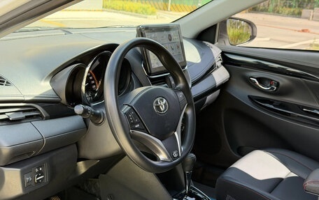 Toyota Yaris XP150 рестайлинг, 2023 год, 1 350 000 рублей, 9 фотография