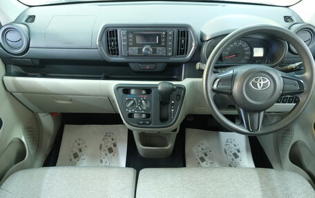 Toyota Passo III, 2017 год, 1 049 000 рублей, 13 фотография