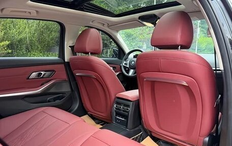 BMW 3 серия, 2023 год, 3 890 000 рублей, 14 фотография