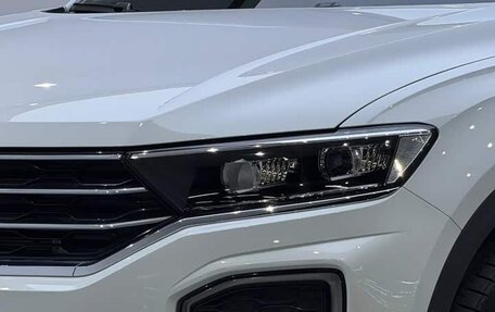 Volkswagen T-Roc I, 2023 год, 2 092 000 рублей, 15 фотография