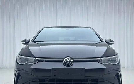 Volkswagen Golf VIII, 2022 год, 2 250 000 рублей, 2 фотография