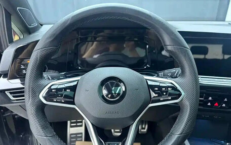Volkswagen Golf VIII, 2022 год, 2 250 000 рублей, 10 фотография