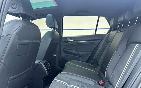 Volkswagen Golf VIII, 2022 год, 2 250 000 рублей, 18 фотография