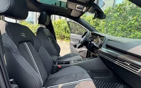 Volkswagen Golf VIII, 2023 год, 2 087 000 рублей, 18 фотография