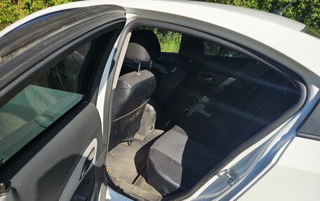 Chevrolet Cruze II, 2010 год, 630 000 рублей, 4 фотография