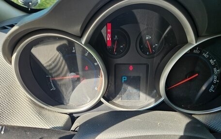 Chevrolet Cruze II, 2010 год, 630 000 рублей, 2 фотография