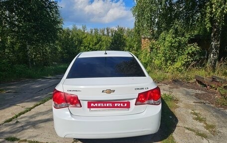Chevrolet Cruze II, 2010 год, 630 000 рублей, 7 фотография