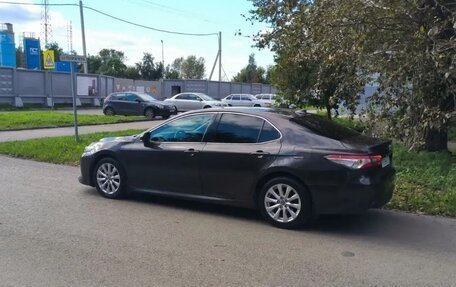 Toyota Camry, 2018 год, 2 320 000 рублей, 2 фотография