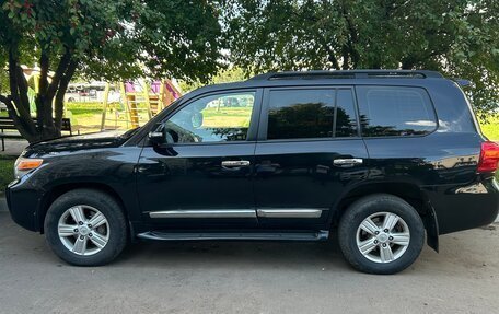 Toyota Land Cruiser 200, 2013 год, 3 490 000 рублей, 2 фотография