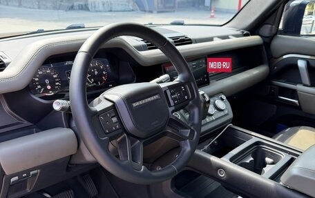 Land Rover Defender II, 2021 год, 7 800 000 рублей, 8 фотография