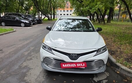 Toyota Camry, 2019 год, 1 390 000 рублей, 2 фотография