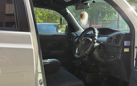 Toyota bB II рестайлинг, 2012 год, 975 000 рублей, 16 фотография