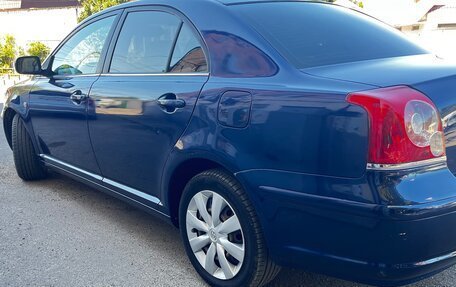 Toyota Avensis III рестайлинг, 2004 год, 700 000 рублей, 5 фотография