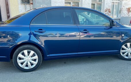 Toyota Avensis III рестайлинг, 2004 год, 700 000 рублей, 7 фотография
