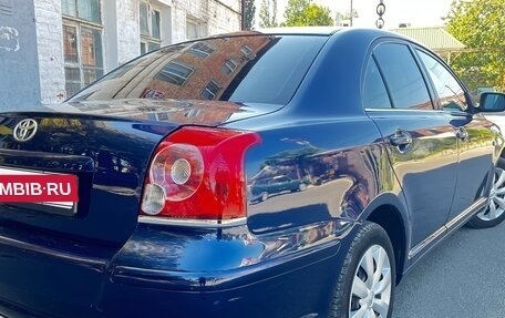 Toyota Avensis III рестайлинг, 2004 год, 700 000 рублей, 2 фотография