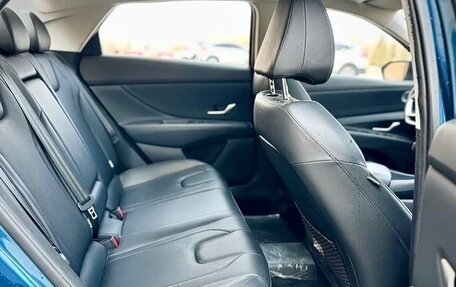 Hyundai Elantra, 2023 год, 1 895 000 рублей, 15 фотография